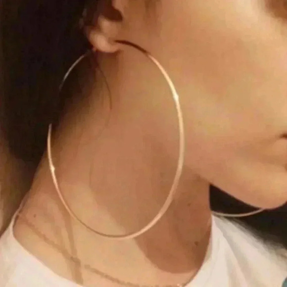 Claire's Oversized Goldtone 4" Earrings. JM15 - Picture 1 of 1